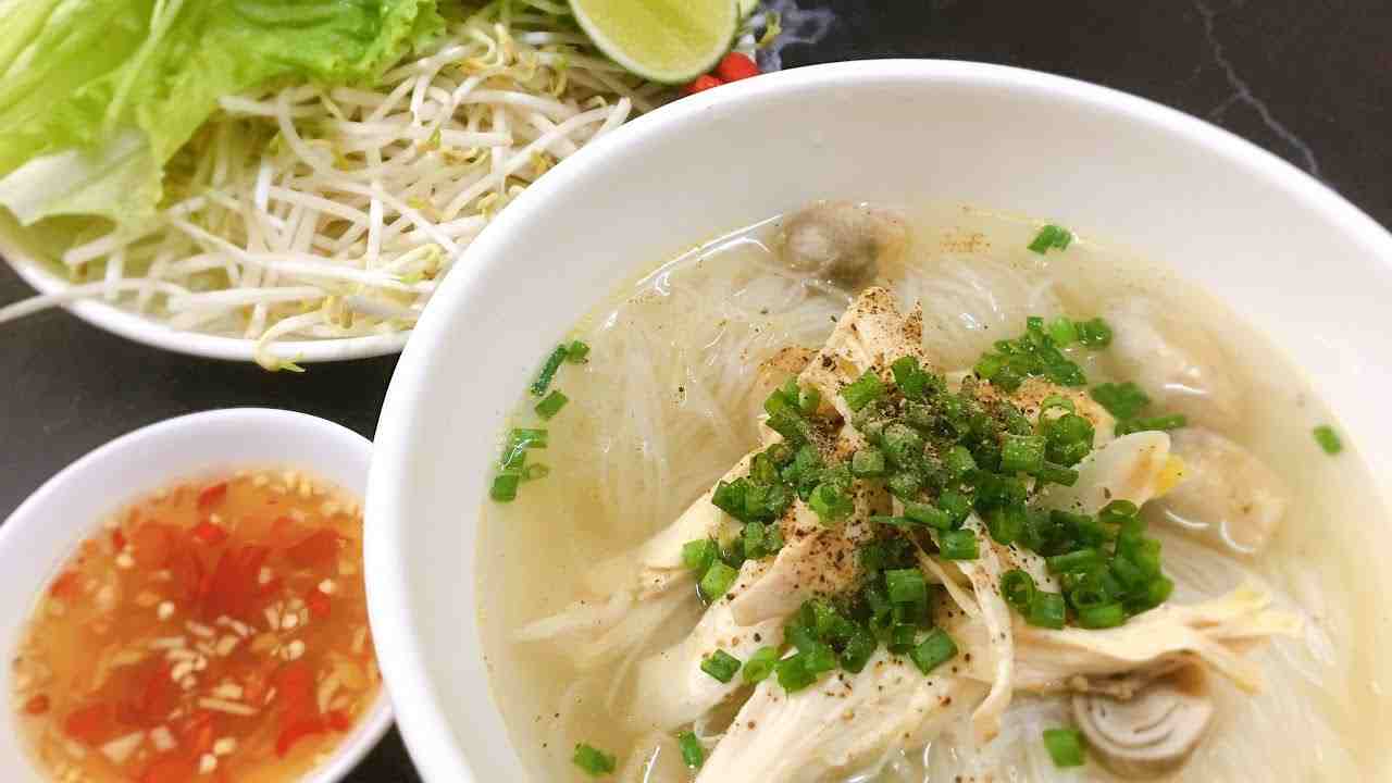 Resep Kwetiau Ayam Kuah ala Vietnam (Hủ Tiếu Gà)