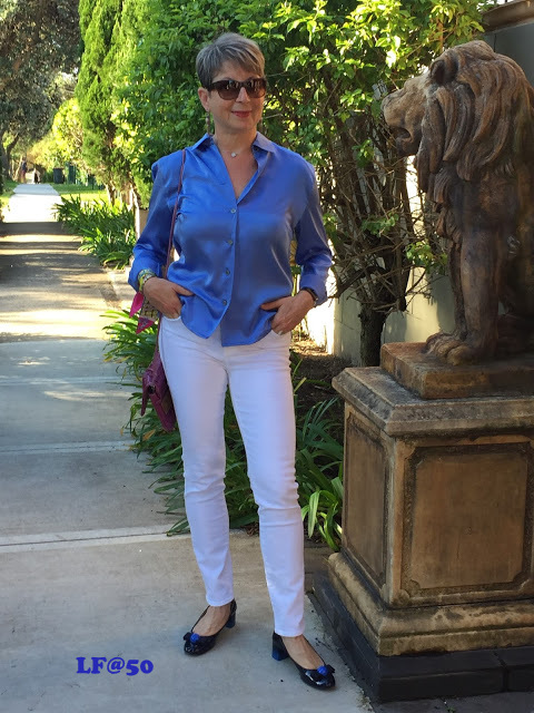 WHITE JEANS AND A BLUE SILK SHIRT FOR A LUNCH DATE