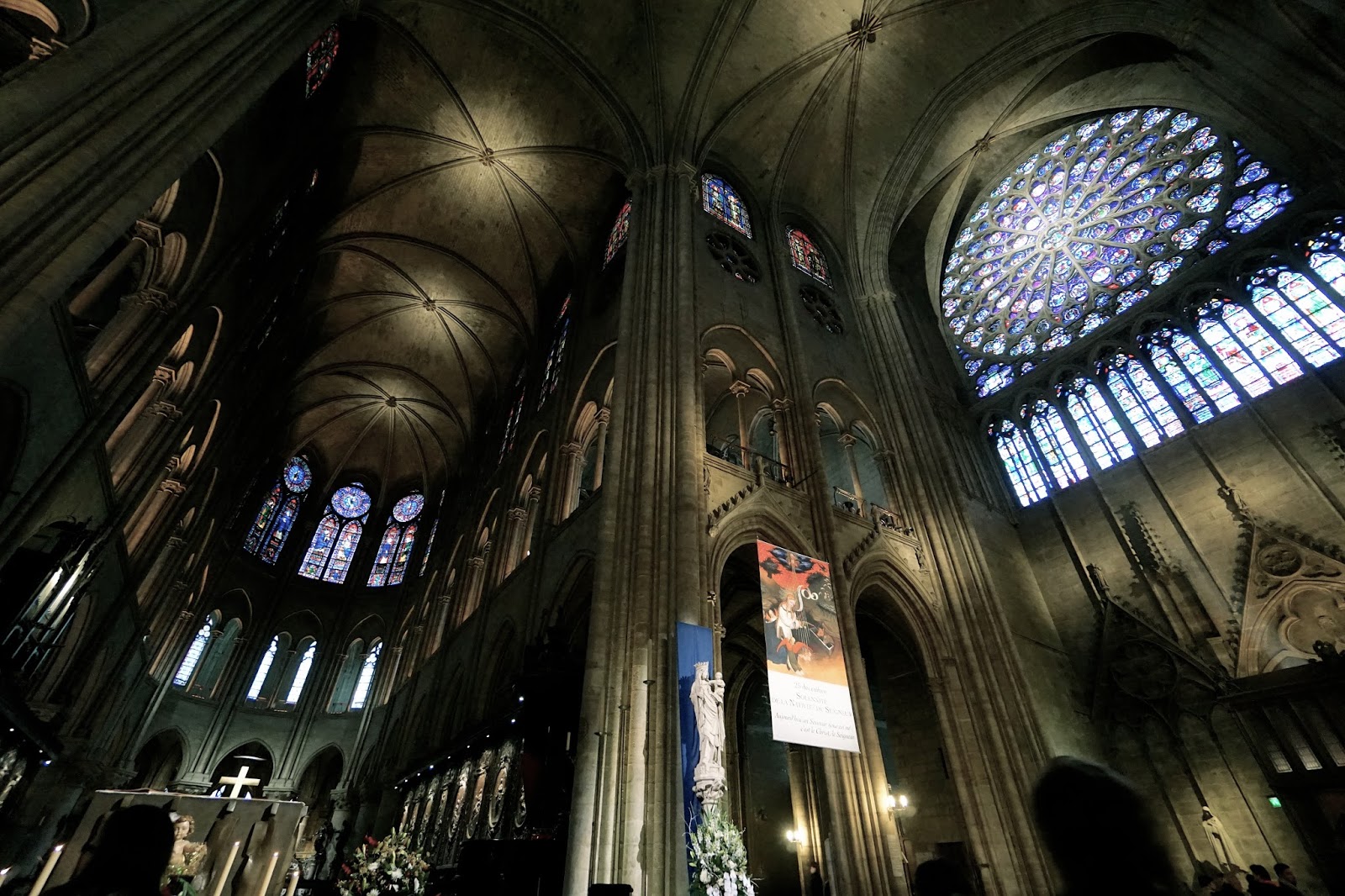 パリのノートルダム大聖堂（Cathédrale Notre-Dame de Paris）