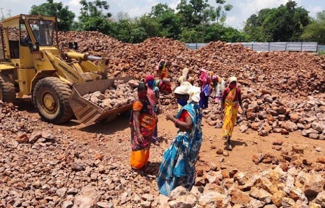 बिग ब्रेकिंग पत्रवार्ता : विधायक विनय की दो टूक "नहीं होगी जनसुनवाई,बाक्साईड खनन का सवाल ही नहीं उठता,इधर बीजेपी ने जनसुनवाई के विरोध में सड़क पर उतरने का किया ऐलान,यूडी मिंज ने भी जताया विरोध।