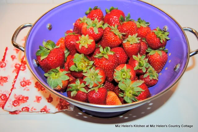 Strawberry Breakfast Bake at Miz Helen's Country Cottage