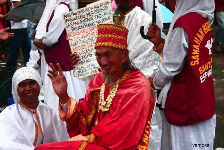 Cult members outside Quiapo Church during Holy Week