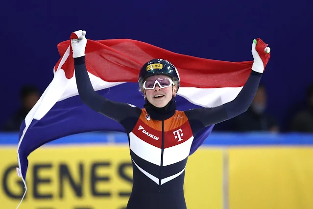 Velzboer comemora o ouro nos 1000m feminino