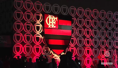 Resultado de imagem para bandeira do flamengo tremulando