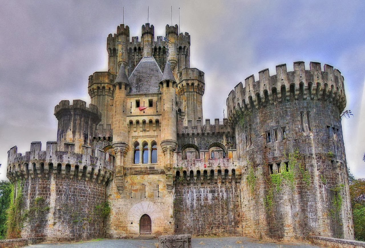 http://www.medieval-castles.net/spanish/index.htm