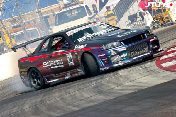 Nissan Skyline R34 Drift Side