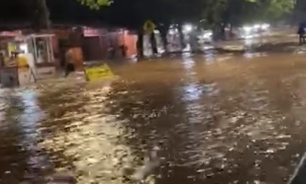 Banjir Masih Rendam Sebagian Wilayah Bantaeng Malam Ini, Warga Mengungsi Ketempat Aman