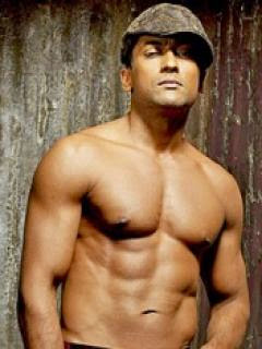 Suriya Stylish Wallpapers in Six Pack Body