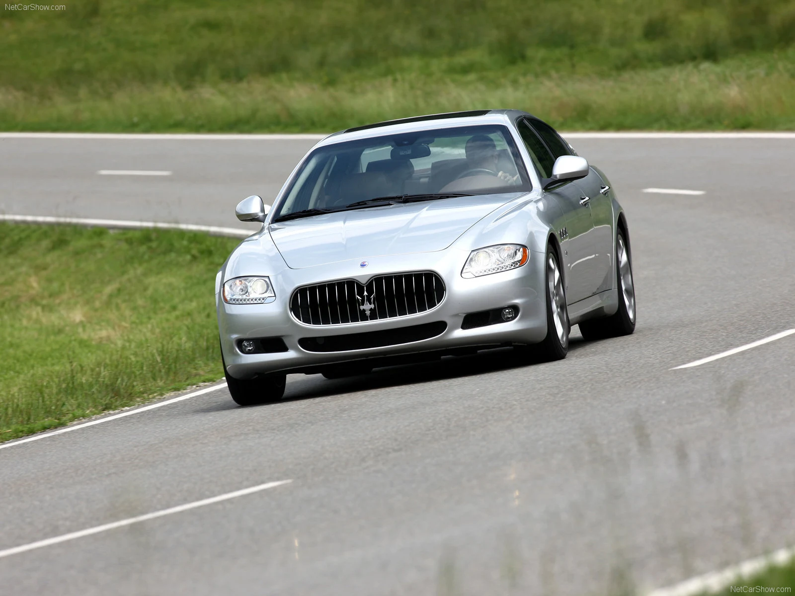 Hình ảnh siêu xe Maserati Quattroporte 2009 & nội ngoại thất