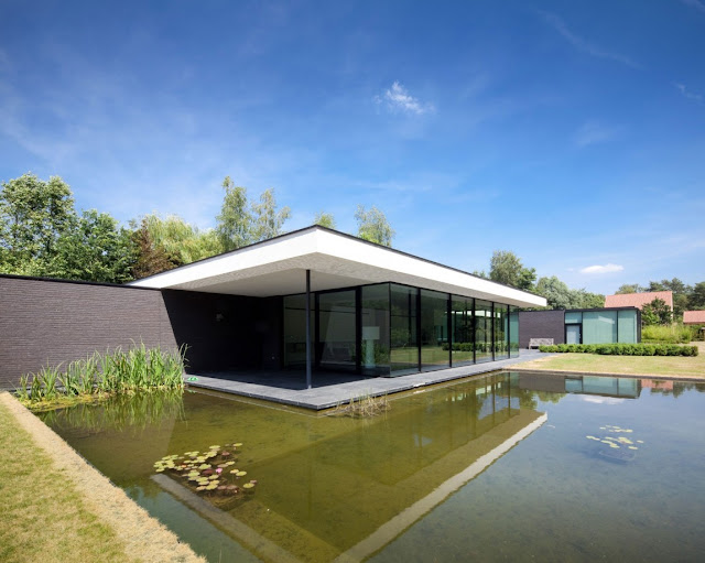 CASA EN EL CAMPO POR HVH ARCHITECTEN