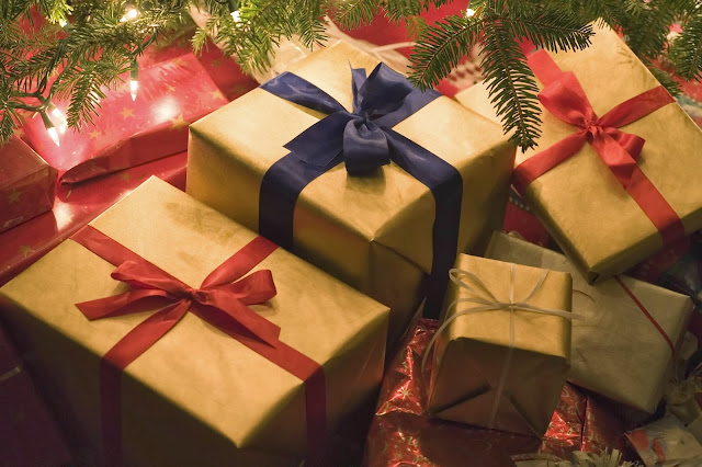 Christmas Gifts HD Wallpaper Free Download