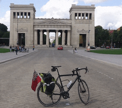 in front of the Propyläen is Hitler directing the construction of these buildings with Troost and Gall. Hitler at Königsplatz