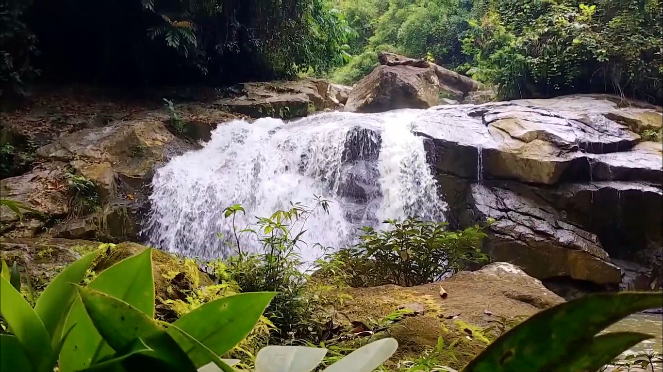 Air Terjun Entugun Nanga Mahap