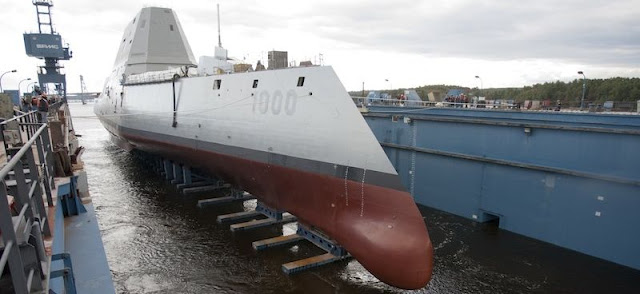 El futuro ha llegado, el destructor USS Zumwalt ya surca los mares