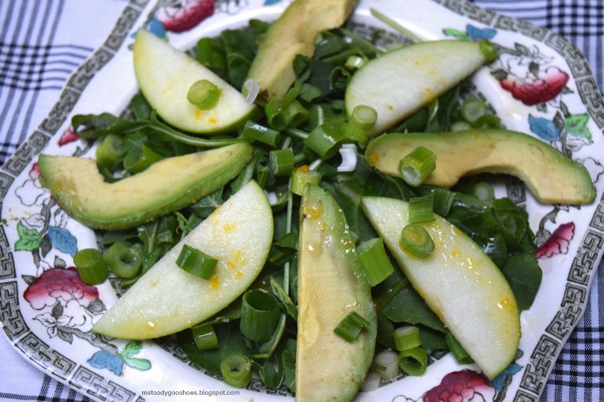 Kale, Avocado and Apple Salad: Avocado and apple are a delicous combination! | Ms. Toody Goo Shoes #salad 