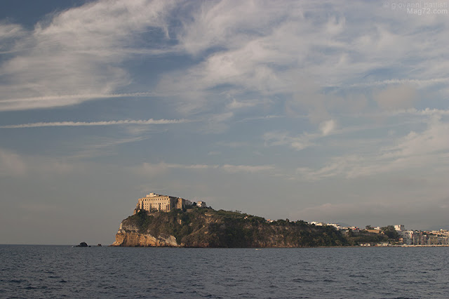 Terramurata vista dal traghetto per Procida