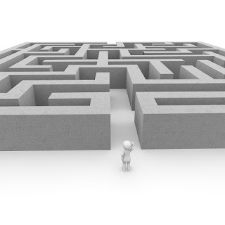 Sumber gambar : https://pixabay.com/illustrations/labyrinth-get-lost-complicated-1013625/