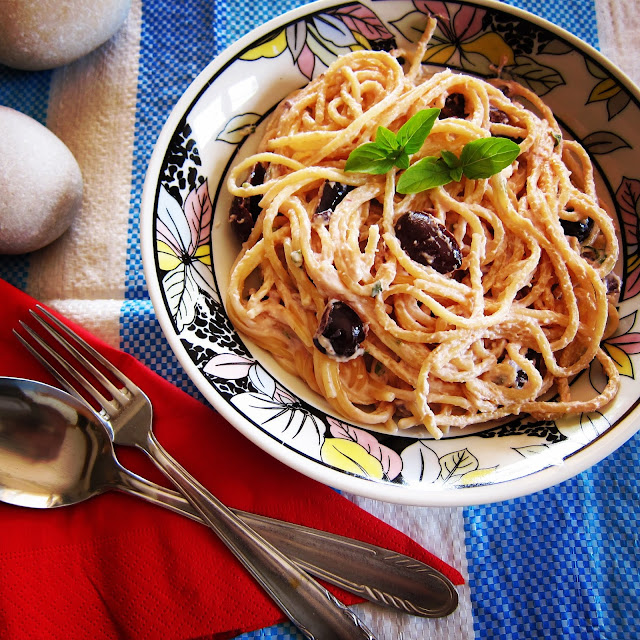 feta cheese pasta, mediterranean spaghett, easy pasta recipe, fast and easy pasta recipe