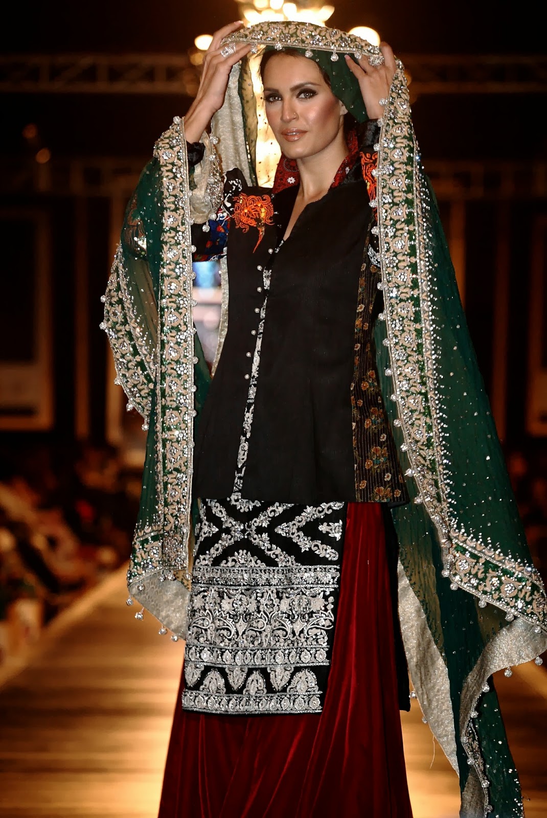 New Fashion Styles Pakistani  Top Models In Beautiful Dresses 