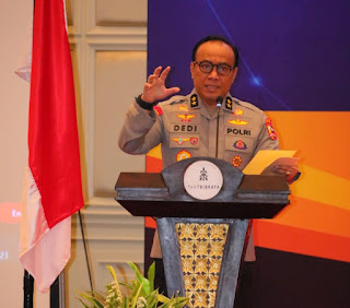 Polri Gelar Wayang Kulit Berlakon Wahyu Cakraningrat 