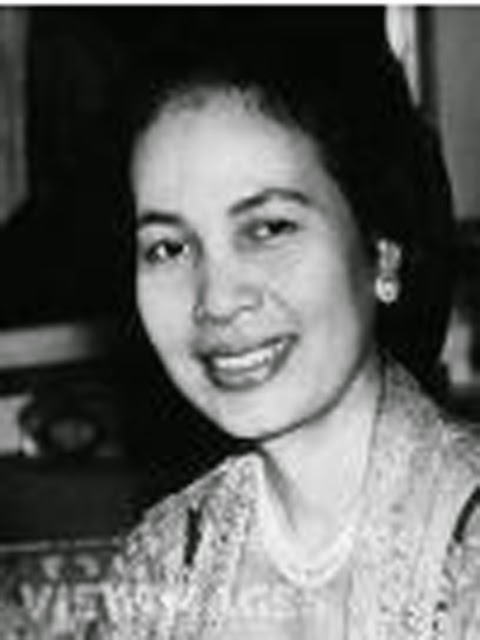 Fotofoto 9 Istri Soekarno Ratna Sari Dewi Paling Cantik