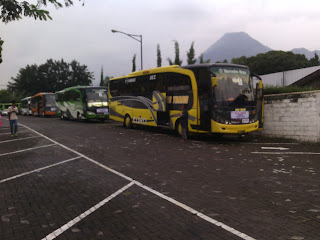  carter Bus Pariwisata PO. KSR Trans Surabaya