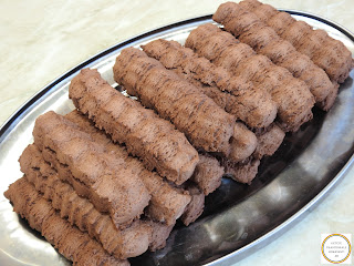 Biscuiti de cacao foarte fragezi si pufosi reteta de casa taraneasca cu untura retete desert gustare de patiserie si cofetarie,