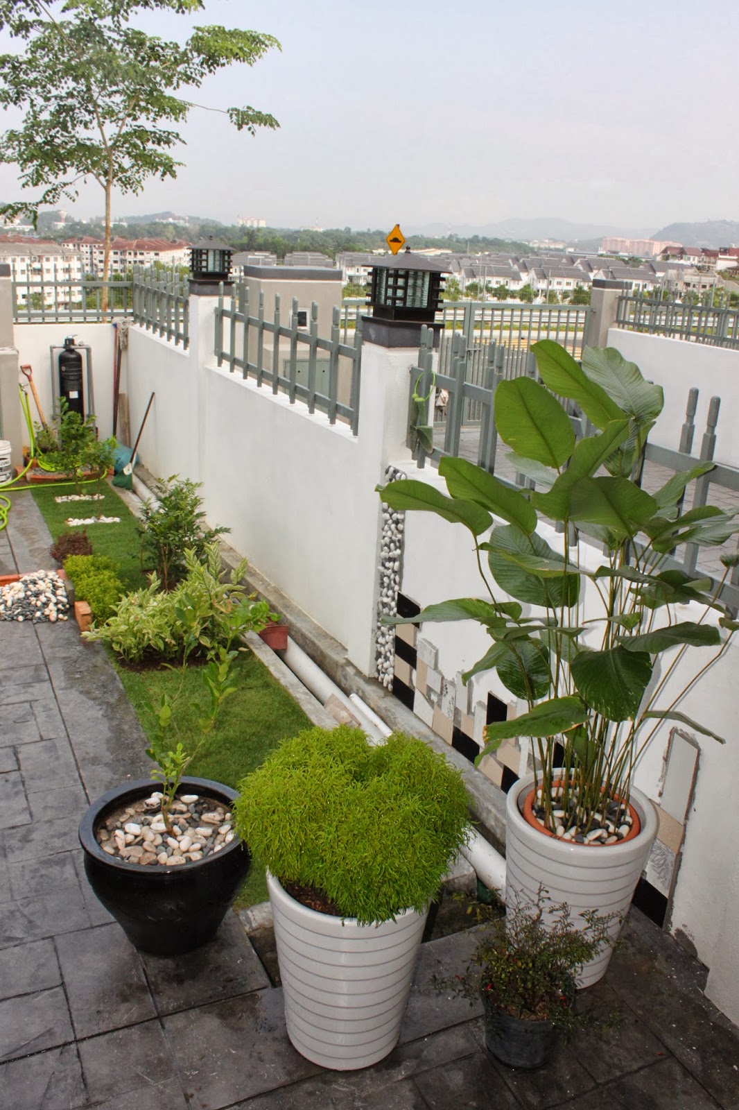 Memoir Seorang HAMBA DIY Taman  Mini Depan  Rumah