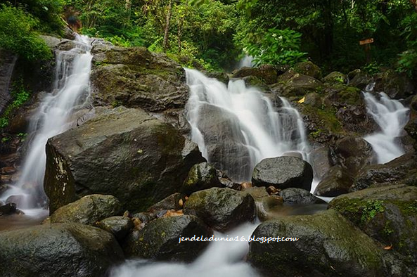 [http://FindWisata.blogspot.com] Berwisata Ke Air Terjun Curug Cilember, Air Terjun Yang Terkenal Akan Ke kayaan Alamnya