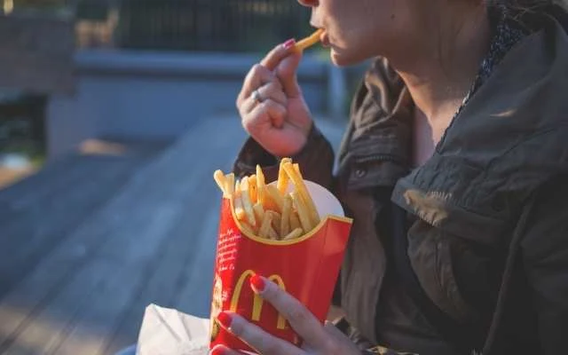 can you eat mcdonalds with braces?