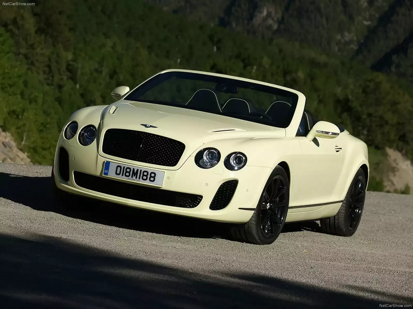 Hình ảnh xe ô tô Bentley Continental Supersports Convertible 2011 & nội ngoại thất