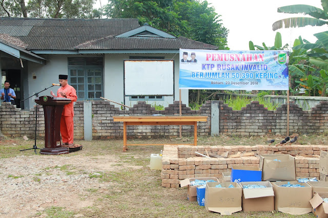 Dinas Kependudukan dan Pencatatan Sipil Kota Batam Pemerintah Kota Pemko Melakukan Pembakaran 50 ribu KTP Invalid