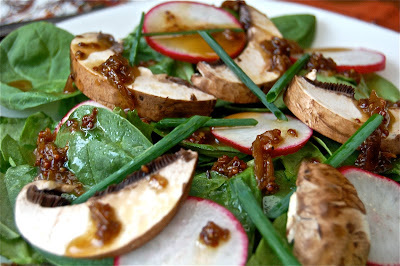 Spinach Salad with Warm Shallot Dressing | www.kettlercuisine.com