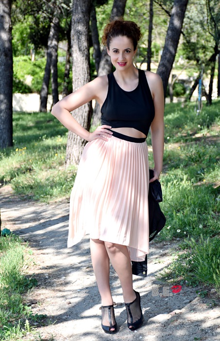 outfit-vestido-rosa-asimetrico-8