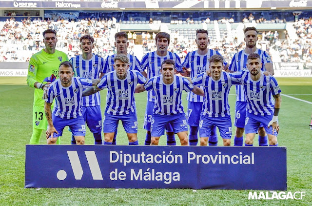 MÁLAGA C. F. Temporada 2021-22. Dani Martín, Jozabed, Andrés Caro, Alberto Escassi, Peybernes, Genaro. Javi Jiménez, Brandon, Víctor Gómez, Aleix Febas y Vadillo. MÁLAGA C. F. 2 REAL VALLADOLID C. F. 2 Sábado 09/04/2022, 18:15 horas. Campeonato de Liga de 2ª División, jornada 35. Málaga, estadio de La Rosaleda: 18.004 espectadores.