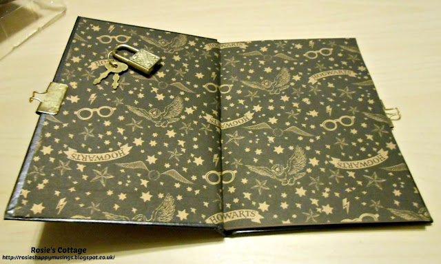 Stationery Smiles at Hogwarts: Contents of the Harry Potter Secret Diary Set: Lockable diary.