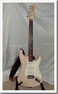 Fender Stratocaster Custom (with HOT Noiseless Pickups) 04