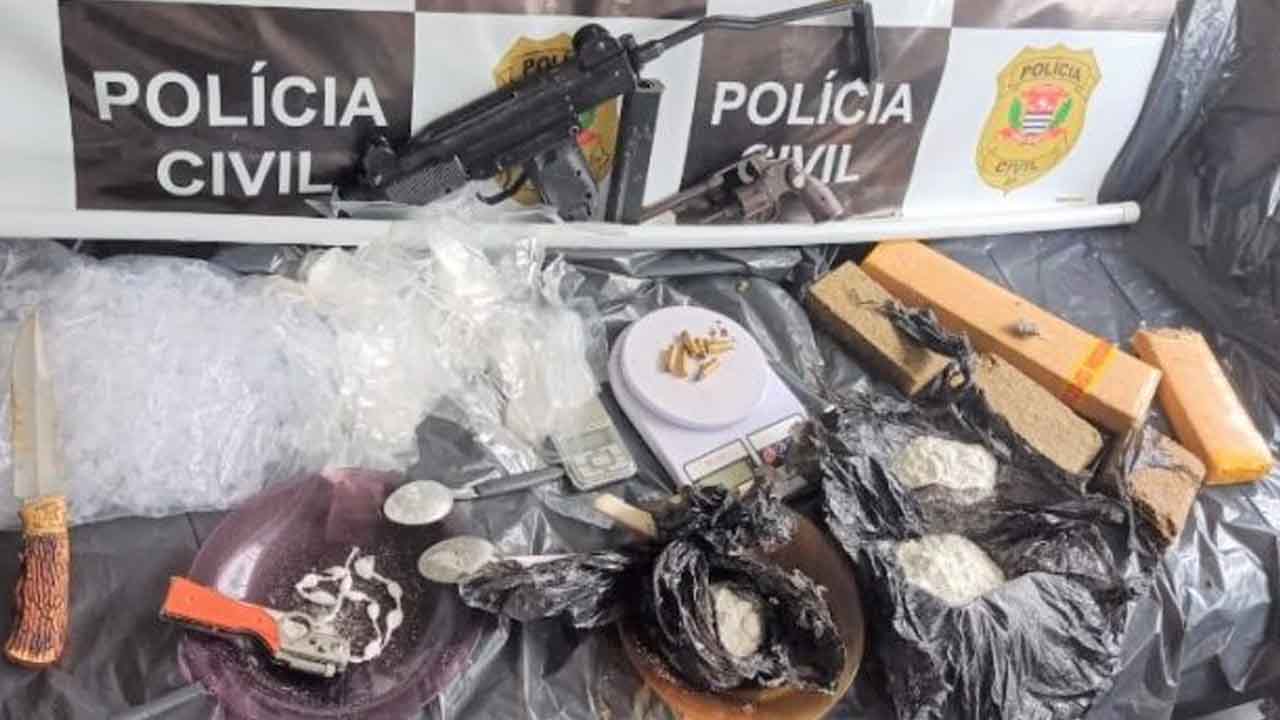 Drogas, revólver e submetralhadora são encontradas com traficantes no Santa Maria em Botucatu