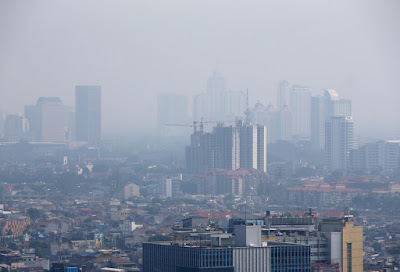 Warga Jakarta Dihimbau untuk Menggunakan Masker Karena Polusi Udara Kian Memburuk