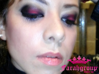 maquillaje en negro y fucsia