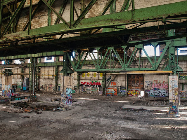 jiemve, le temps d'une pose, La Seyne sur Mer, ateliers mécaniques, chantier naval, chantiers navals, urbex