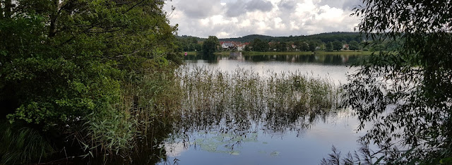 Sjön Gerdsken i Alingsås, en varm sommarmorgon