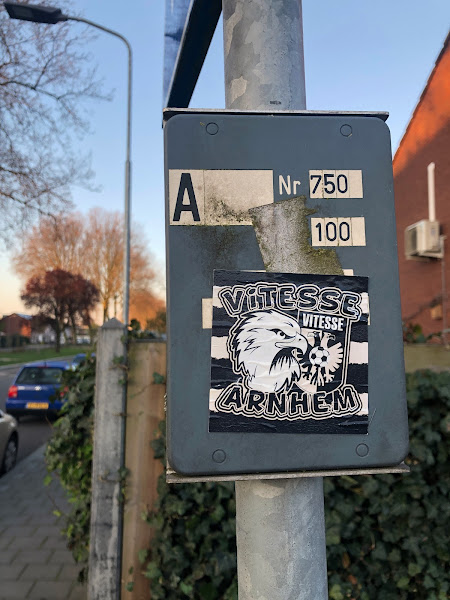 Aanwijsplaat met Vitesse-sticker, Zevenaar