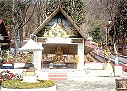 Wat Tham Phon Sawan