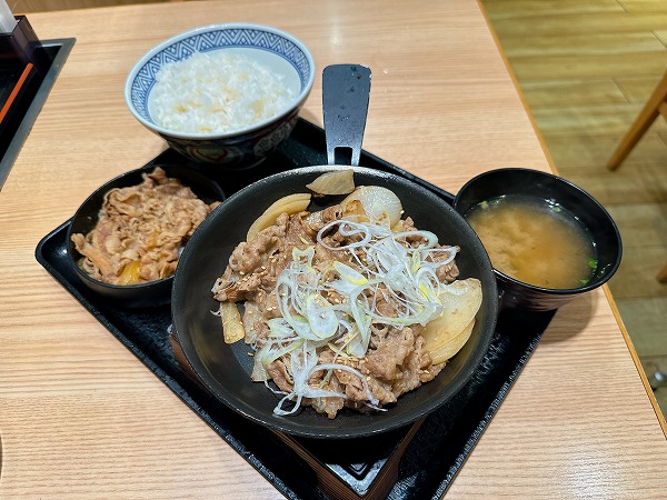 W定食(牛皿・鉄板牛焼肉定食)