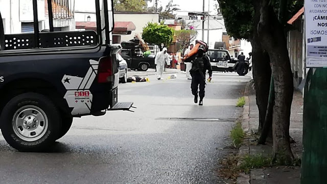 "El que a Hierro mata  Hierro muere" Sicario ejecuta a 3 personas, momentos después es ejecutado por otro Sicario