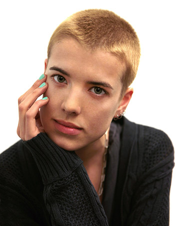 Agyness Deyn's latest no hair style