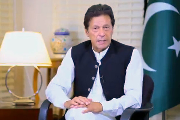 چیئرمین پاکستان تحریک انصاف (پی ٹی آئی) عمران خان نے کہا ہے کہ ماضی کی طرح کمزور حکومت ملی تو قبول نہیں کروں گا۔