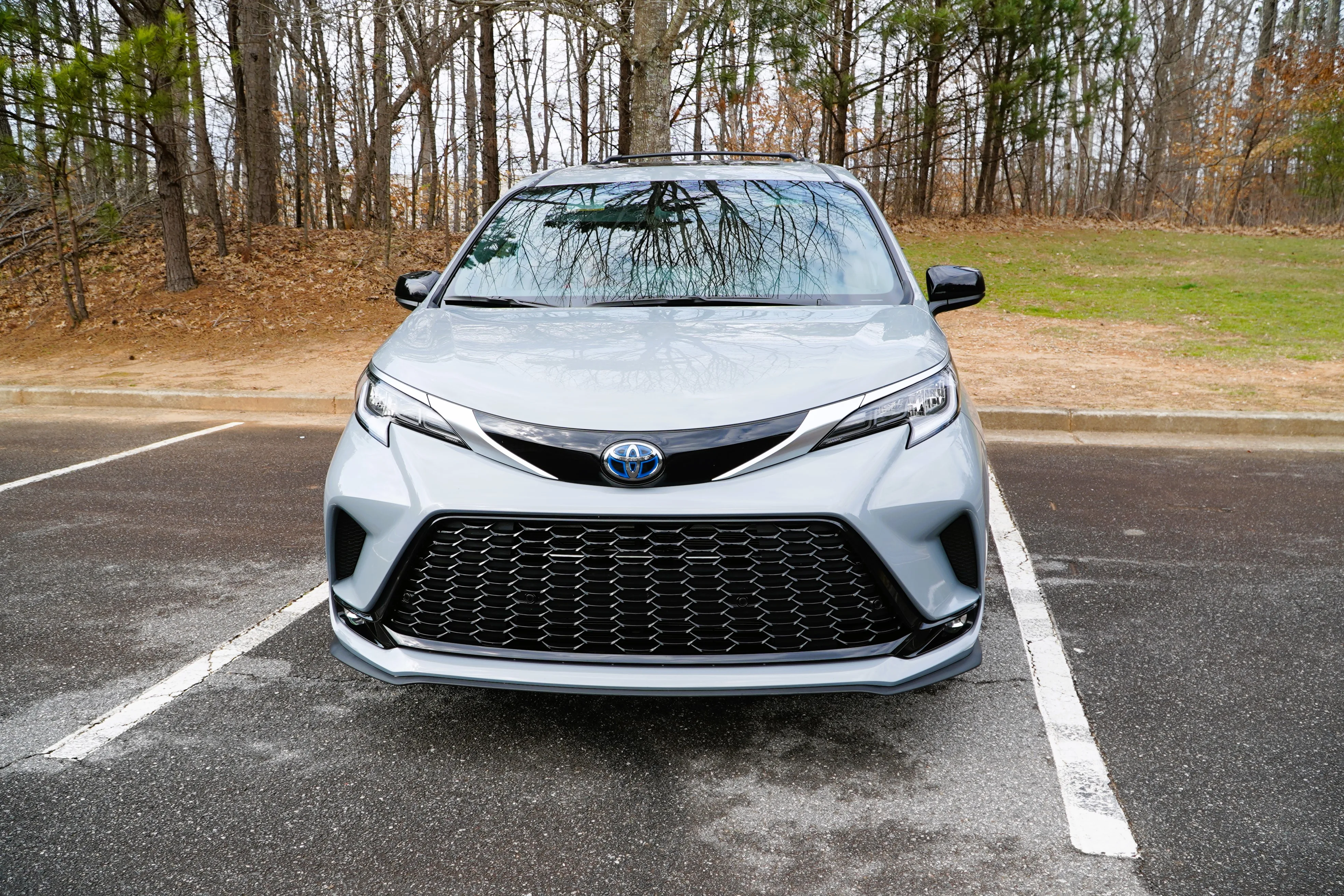 2023 Toyota Sienna XSE Front Grille