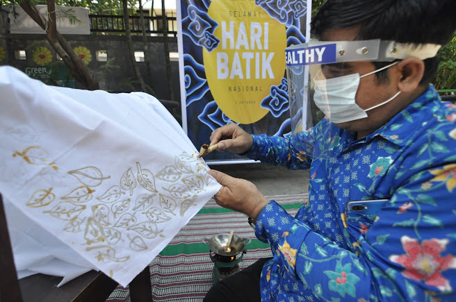 Melirik Tradisi Kain Batik